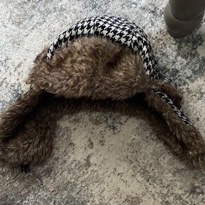 Houndstooth bomber Hat